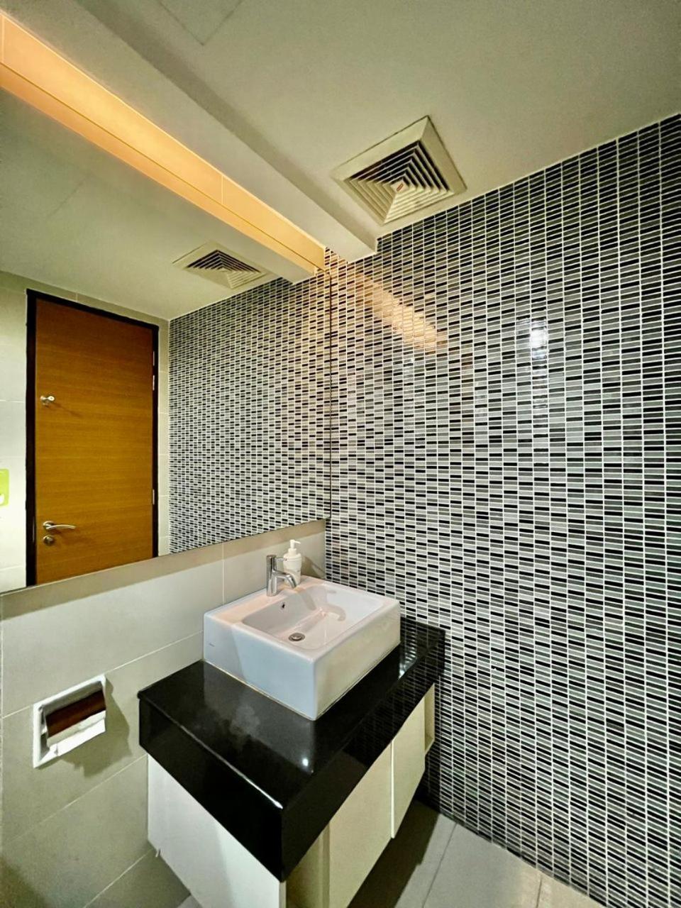 Couple Suite At Casa Residency 5 Mins Walk To Lrt, Jalan Alor & Bukit Bintang Kuala Lumpur Exterior foto